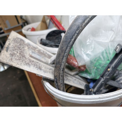 3 Maurerkübel mit div. Inhalt - Werkzeug, Verbrauchsmaterial