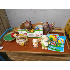 Osterdeko in Kisten