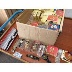 Div. Vintage Uhren in Kiste