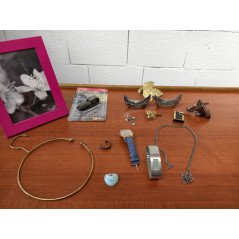 Posten mit div. Schmuck- und Dekogegenständen