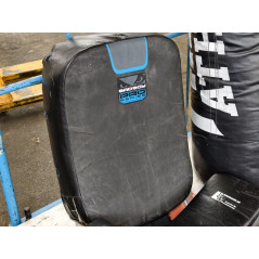 Zubehör aus Kickbox, Boxsack, Schlagpölster, Hodenschutz, Beinschutz, Gewichthebergürtel